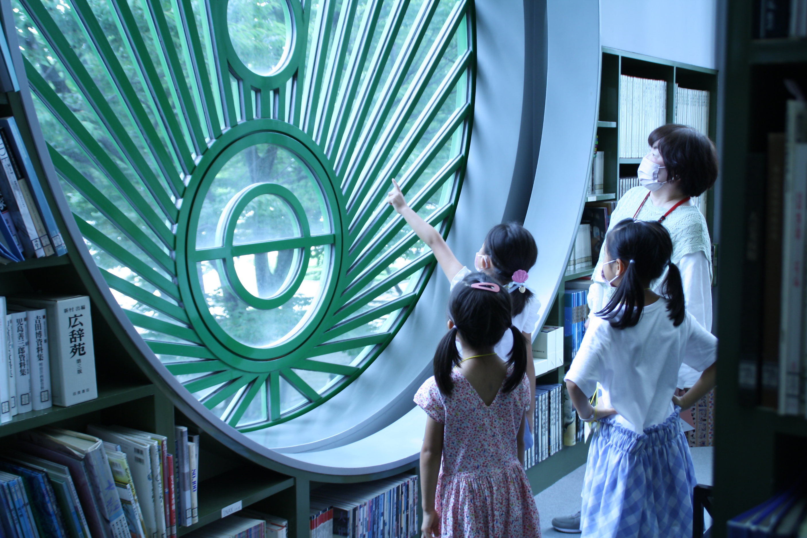 【2025年2月15日(土)、16日(日)】美術をたのしむプログラム2024 みつけてみよう かいてみよう とっておきの美術館